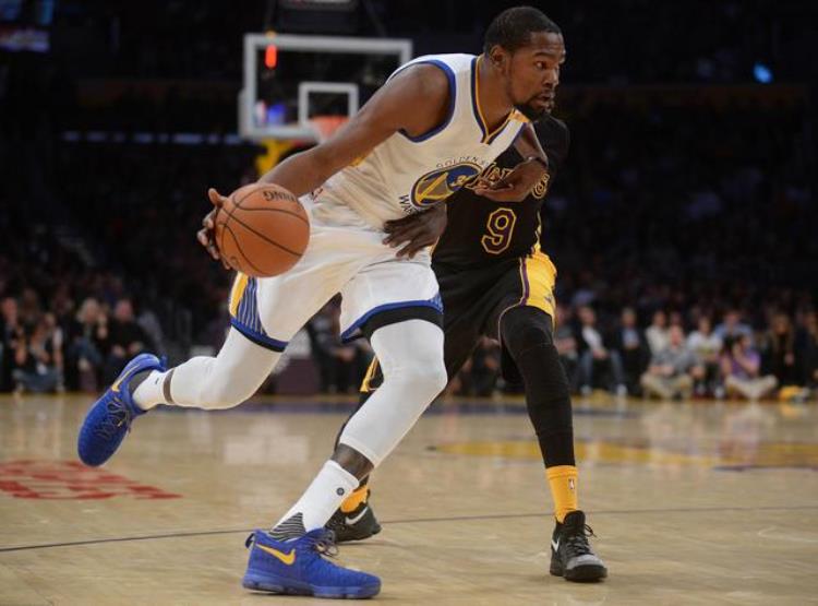 nba谁的变向最厉害「晃人高手盘点NBA变向能力最强的十大球星前三名无争议」