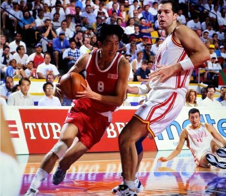 中国球员里有哪些被NBA选中或者收到合同但是没去NBA的呢
