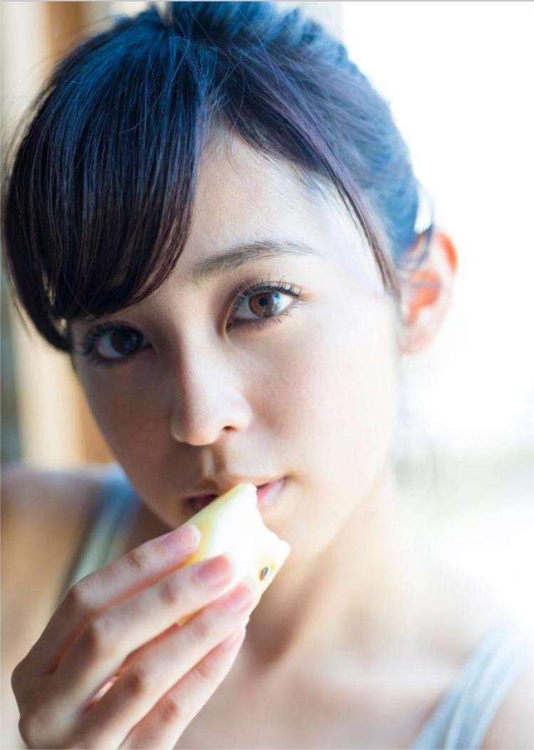 渡边雄太十佳球「懂球帝必知NBA球星最美娇妻系列一渡边雄太女朋友久慈晓子」
