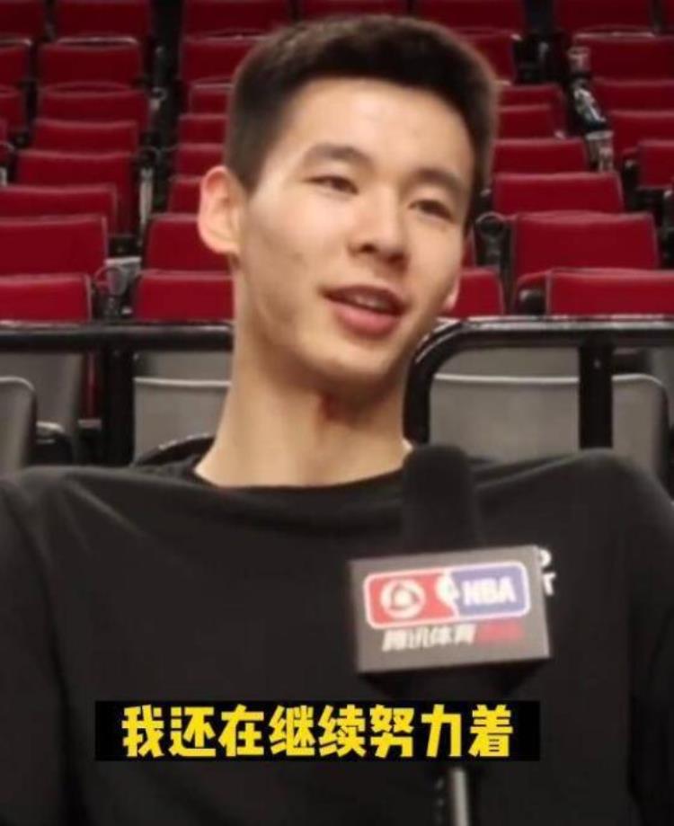 脚踝骨折的足球运动员「唉脚踝骨折为NBA最拼命的中国球员」