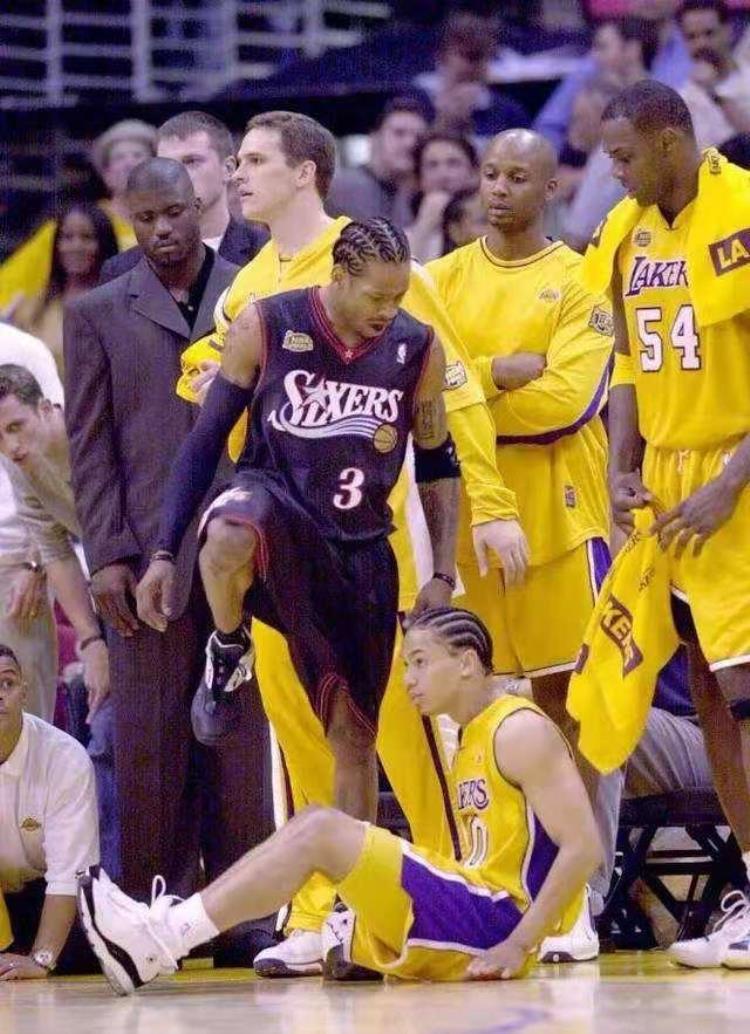 艾弗森挑战乔丹「NBA五大霸气瞬间艾弗森跨越泰伦卢乔丹连中三分无奈摊手」