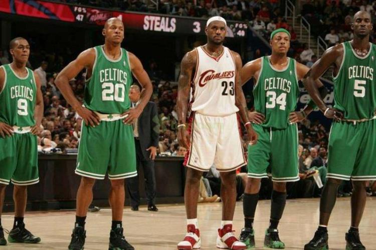 nba持球大核心球员「NBA大持球者进化史从大O巴里乔丹到勒布朗哈登」