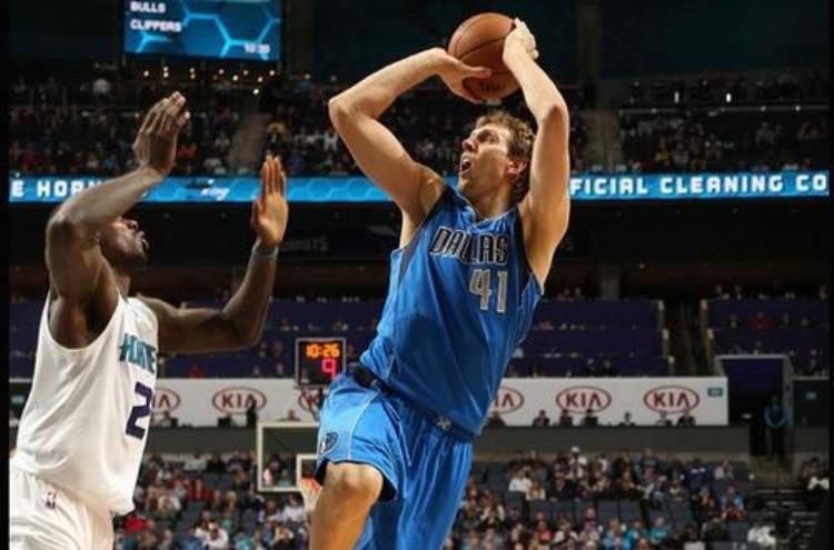 nba明星球员绝招「武林看家秘籍盘点NBA十大球星的个人绝技篮球场上的无解」