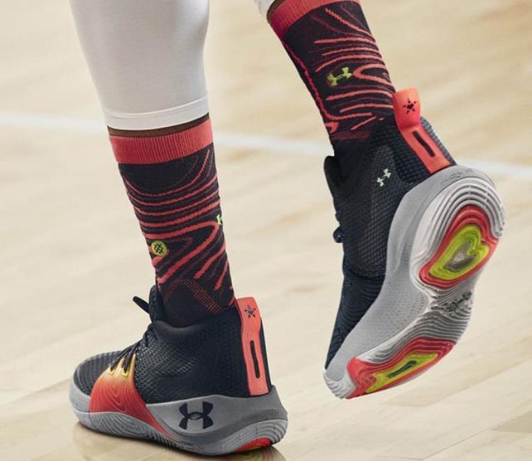 nba球员穿过的球鞋「除了耐克NBA球员还穿过哪些球鞋中国李宁安踏均上榜」