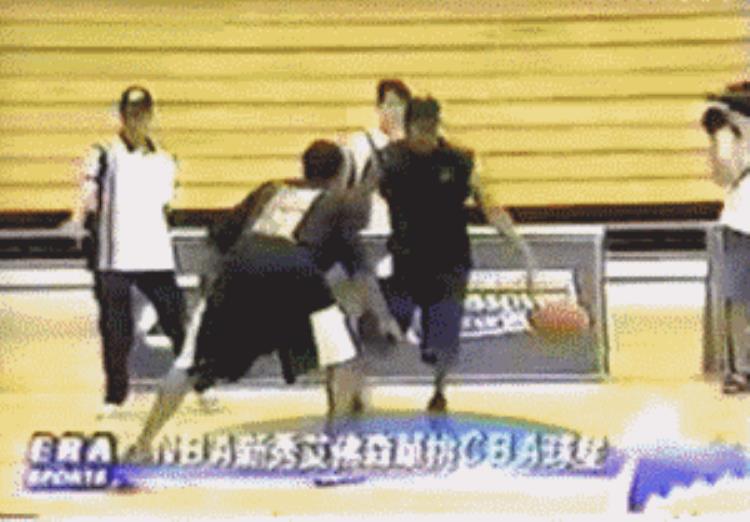科比和艾弗森对喷说的什么「欧文科比艾弗森打街球是什么样子完虐路人不给面子」