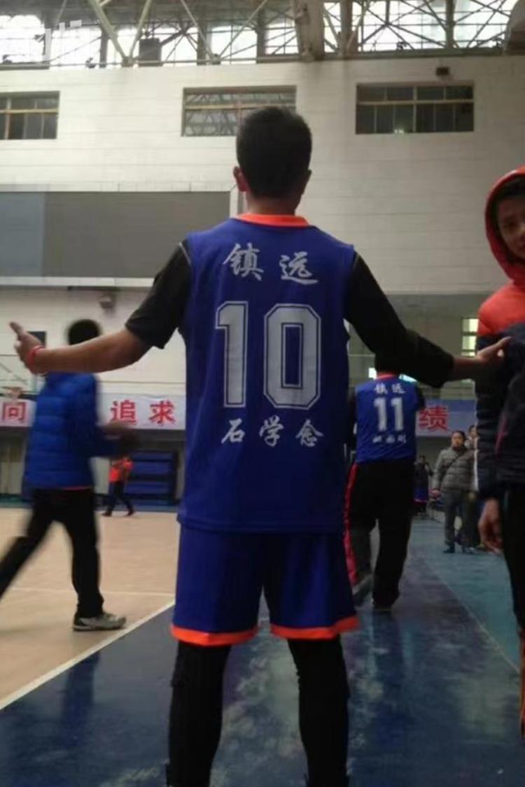 我边摆摊边练球身高1米68职业梦碎却被马布里邀请一起训练
