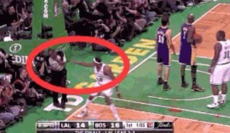 nba裁判判错怎么办「在NBA当裁判有多不易姚明跳球误伤裁判刚开场就下场」