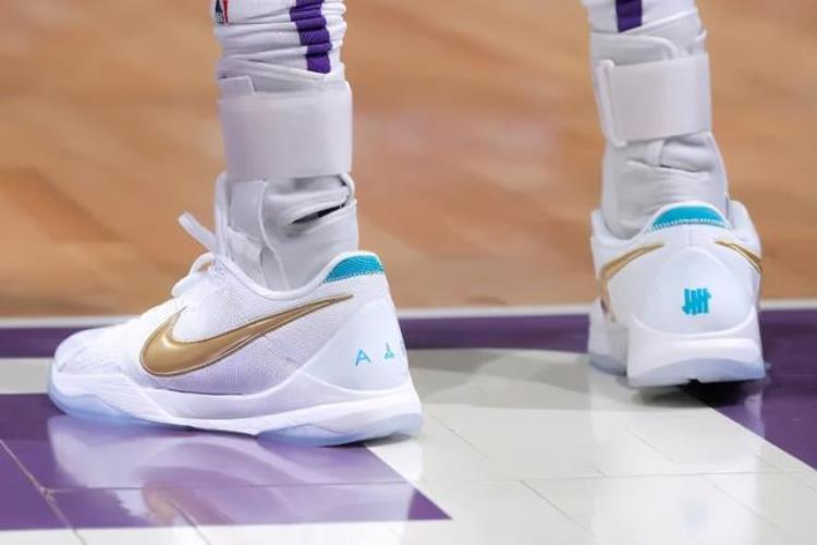 cj麦科勒姆上脚闪击7「NBA球员上脚麦科勒姆穿李宁闪击7东契奇的AJ35很帅」