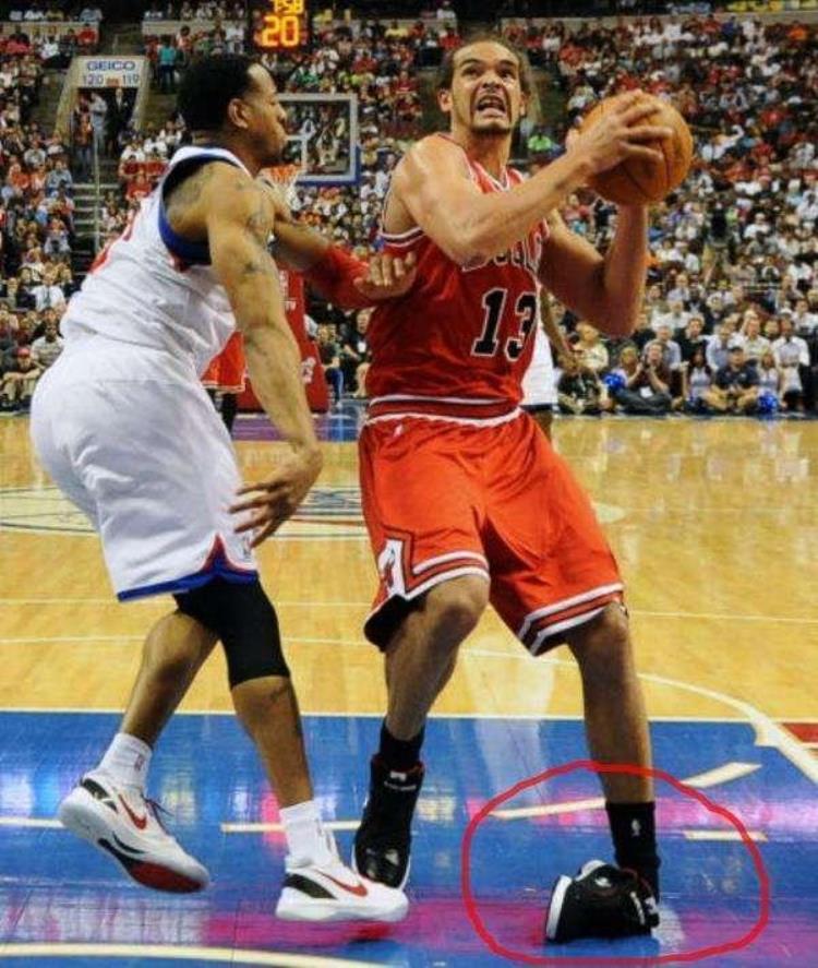 海沃德受伤是哪场比赛「NBA现役最严重的5次受伤海沃德受伤骨头外露诺阿受伤继续比赛」