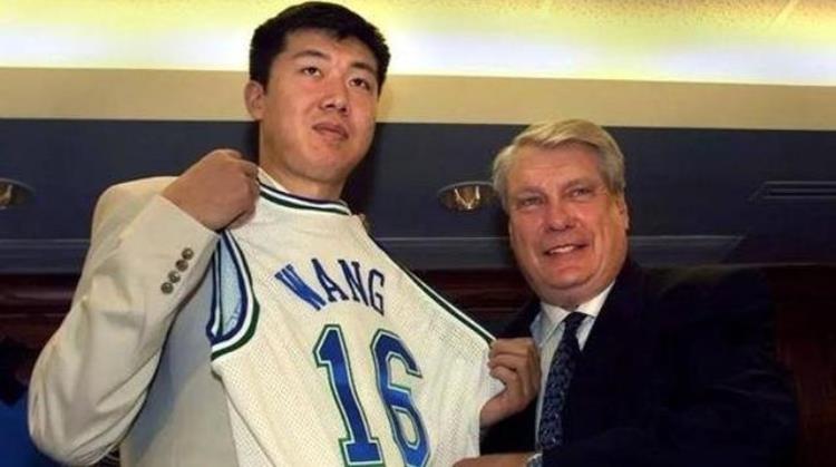 当过兵的篮球运动员「当过兵的9名NBA球员1人被称为海军上将1人险成美国总统」