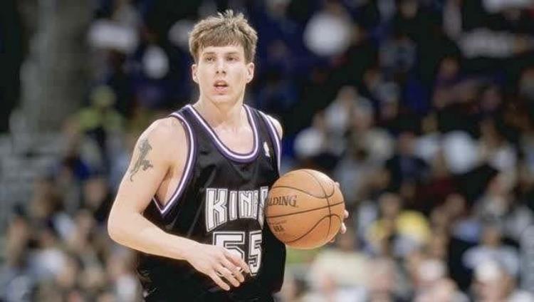 nba明星球员绝招「武林看家秘籍盘点NBA十大球星的个人绝技篮球场上的无解」