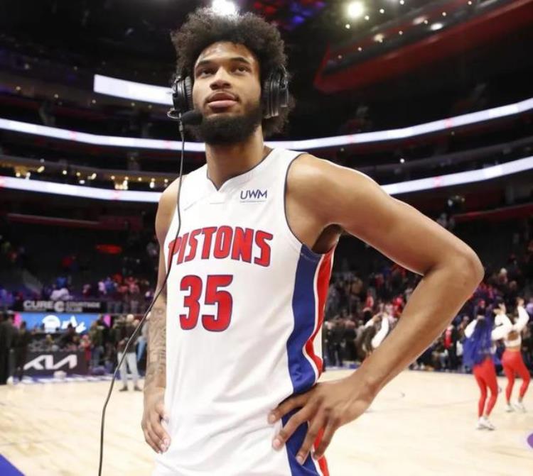 nba 骨折「骨折手术NBA榜眼变成玻璃人为了选他放弃东契奇」