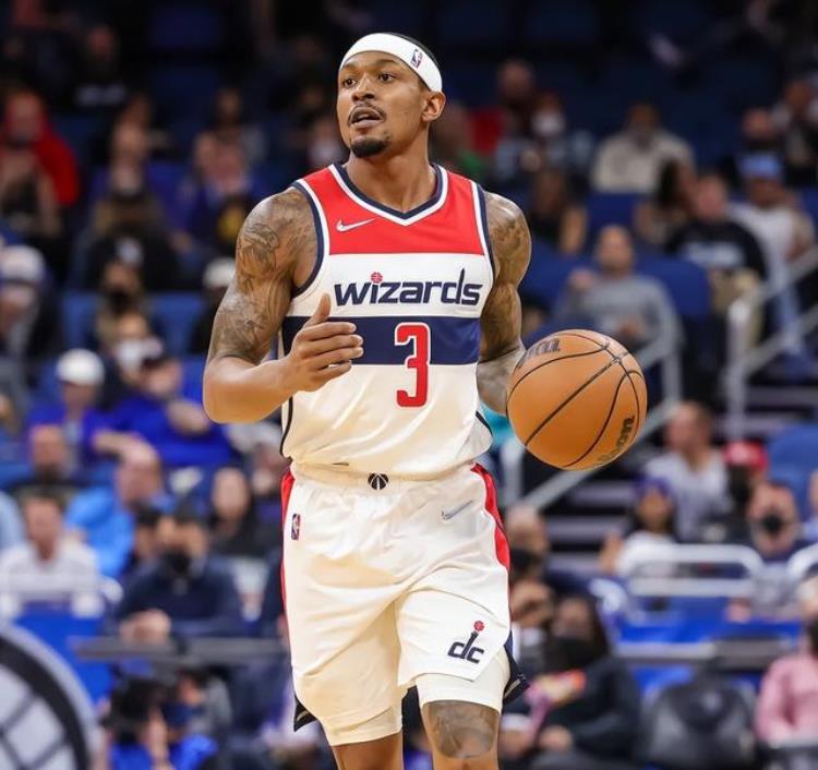 nba最贵的阵容「NBA最贵阵容出炉218亿年薪哈登威少落选2人无冠无MVP」