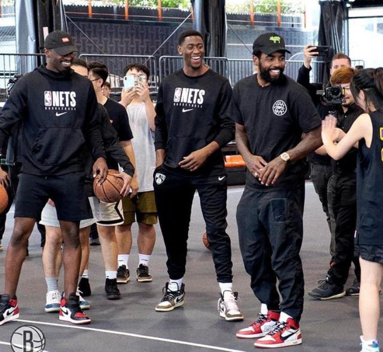 上海nbastyle「NBA球星抵达上海国内球迷狂热呐喊是没有底线还是追星自由」