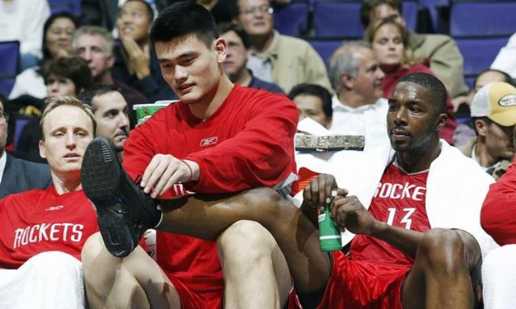 nba球员规则大全「盘点NBA六大潜规则姚明保罗霍华德都深受其害」