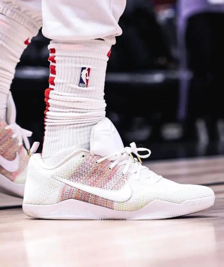 马刺 球星「NBA球员上脚马刺新星穿李宁球鞋史蒂芬森的签名鞋」