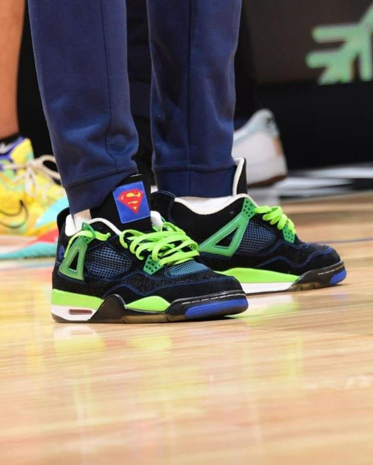 塔克天价球鞋「还得是鞋王塔克上脚罕见Kobe战靴全世界就一双」