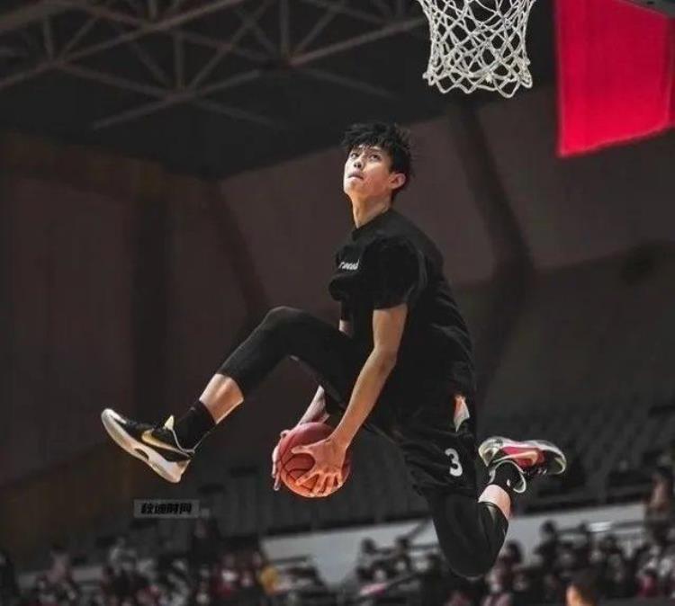 曾凡博有没有可能进nba「曾凡博能不能进入NBA当然最低二轮秀」