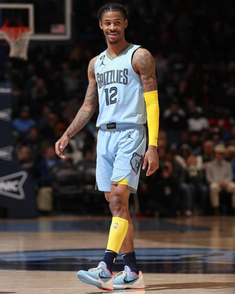 塔克天价球鞋「还得是鞋王塔克上脚罕见Kobe战靴全世界就一双」