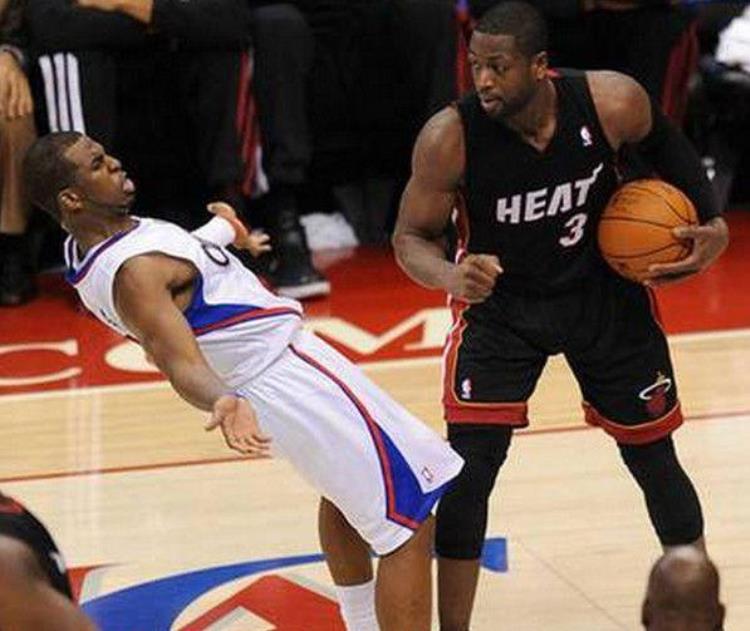 nba假摔次数最多的球员「NBA演技最好的假摔王詹皇保罗在列最后1人公认演技第一」