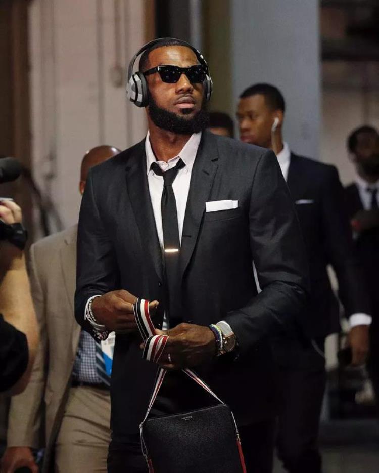nba中最会穿衣的球星有你的爱豆吗「NBA中最会穿衣的球星有你的爱豆吗」