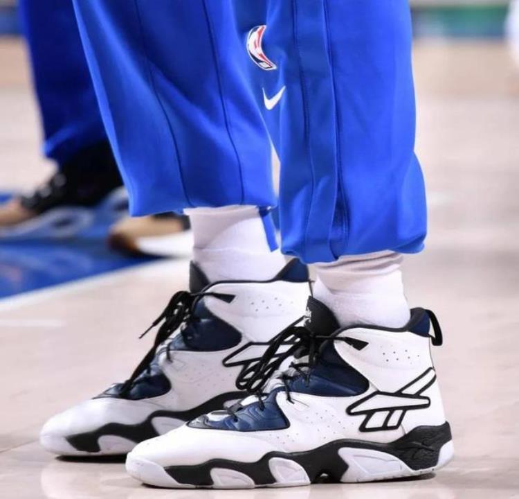 cj麦科勒姆上脚闪击7「NBA球员上脚麦科勒姆穿李宁闪击7东契奇的AJ35很帅」