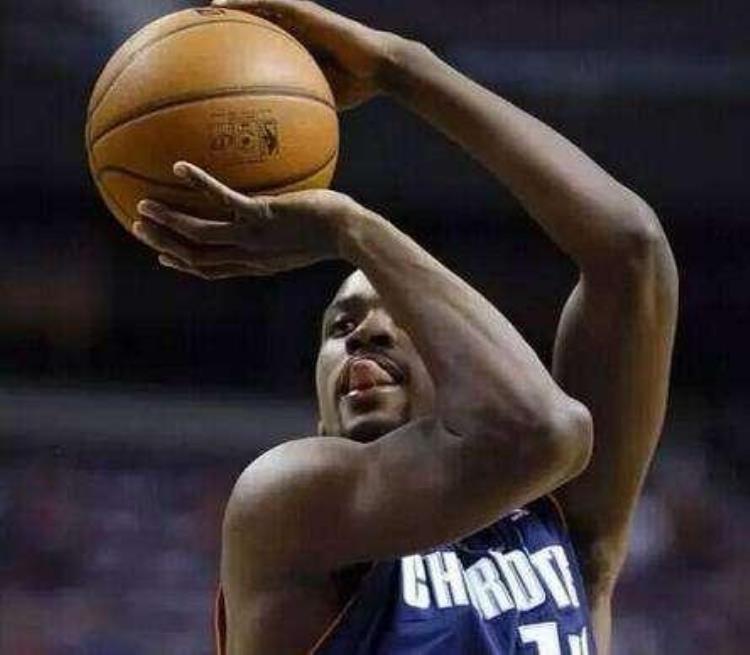 nba最搞笑罚球「NBA最奇葩5大罚球动作奥尼尔上榜最后1个是戏精」