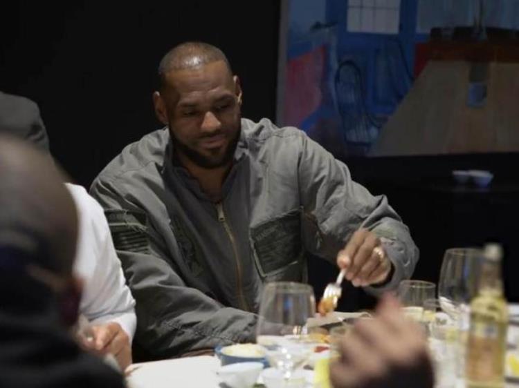 威少饮食计划「NBA独家食谱大曝光威少一天吃5顿波神摄入能量精确到个位数」