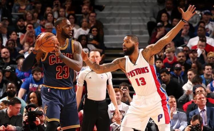 詹姆斯一天的作息时间「NBA球员的一天时间是怎么度过的带你看看詹姆斯的一天」