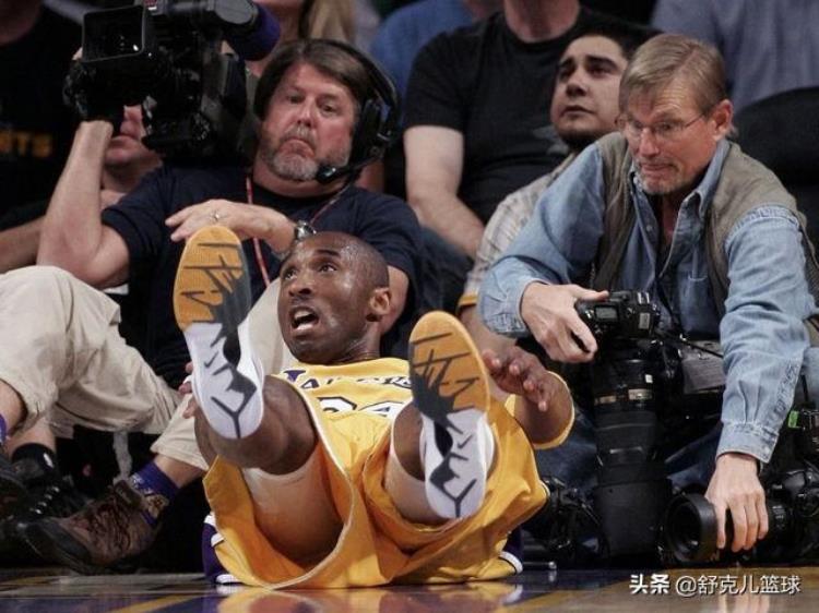 nba球星口臭「揭秘NBA球星体臭多难闻邓肯熏臭球馆比赛前要用香水和除臭剂」