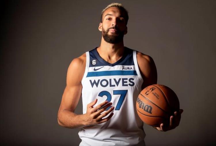 nba最贵的阵容「NBA最贵阵容出炉218亿年薪哈登威少落选2人无冠无MVP」