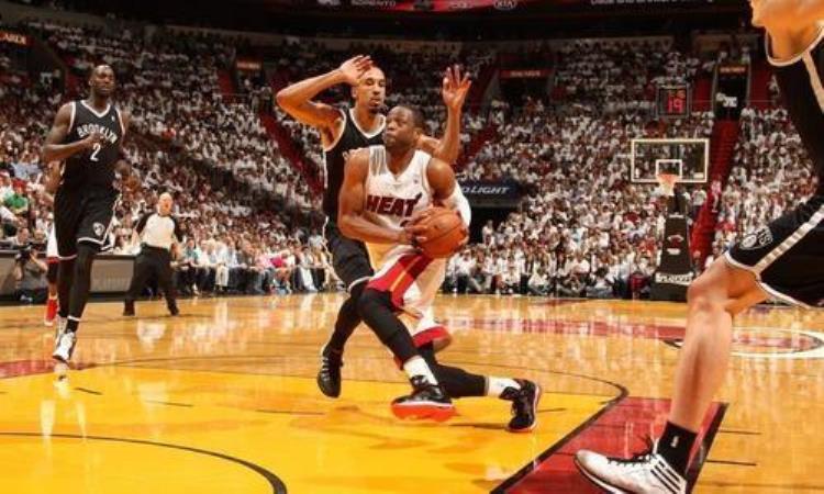 nba明星球员绝招「武林看家秘籍盘点NBA十大球星的个人绝技篮球场上的无解」