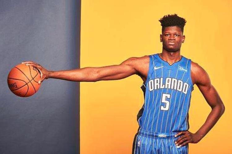 nba的长臂怪「NBA历史7大长臂怪3人臂展超过2米3波尔2米59长臂如外星人」