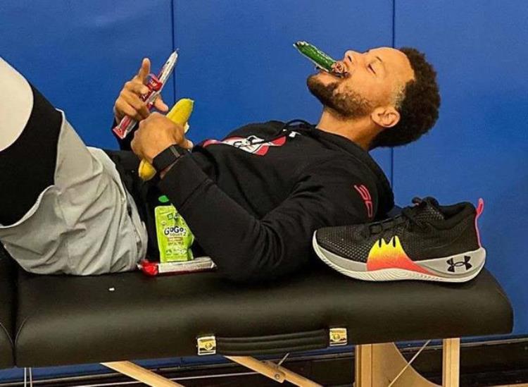 nba球员穿过的球鞋「除了耐克NBA球员还穿过哪些球鞋中国李宁安踏均上榜」