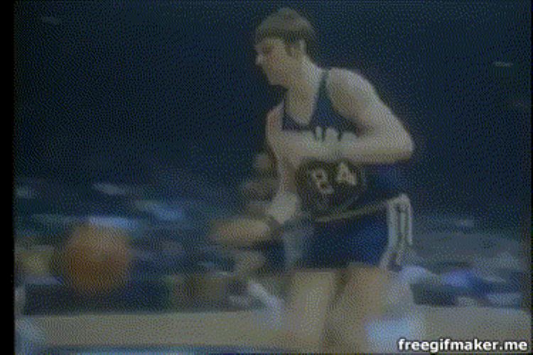 nba持球大核心球员「NBA大持球者进化史从大O巴里乔丹到勒布朗哈登」