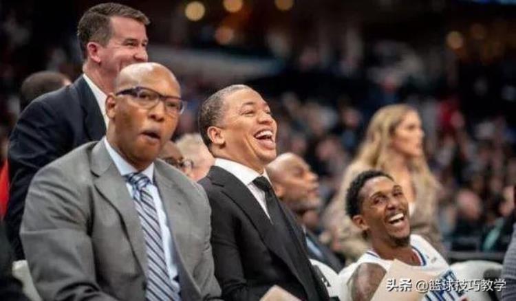 他是NBA唯一一个同时交两个女朋友的球员NBA最顶级的超级第六人