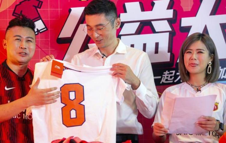 男篮刘炜43岁依旧帅气出任新岗位儿子也是篮球好手