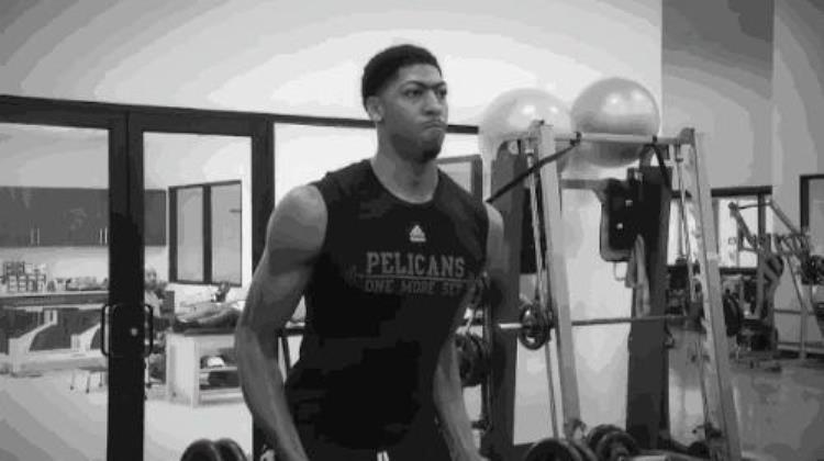 瘦竹竿身材「瘦竹竿怎么练壮看看这几位NBA球星的故事」