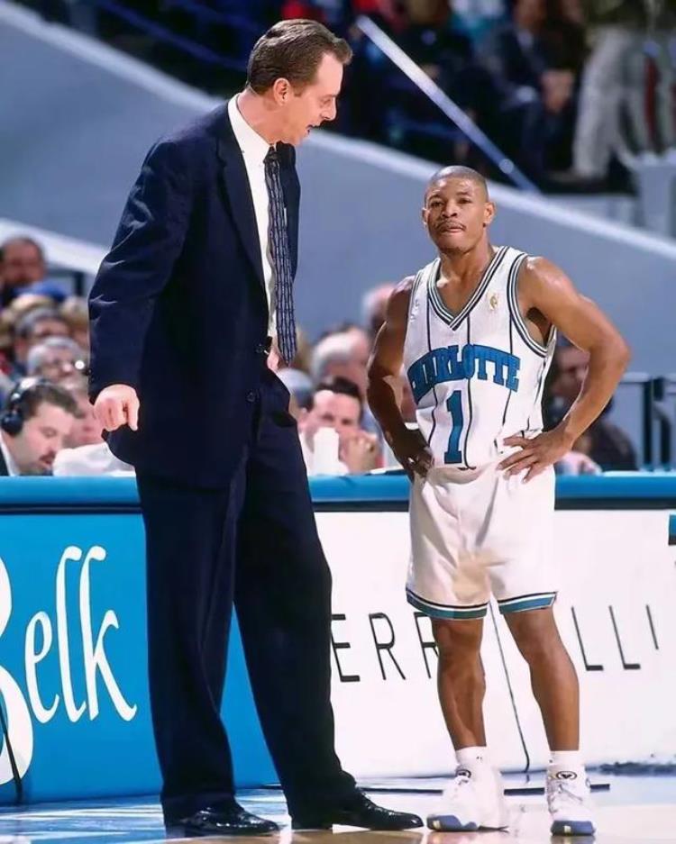nba史上最矮的球员是谁「NBA历史最矮的球员身高仅16米大帽尤因防守乔丹他是谁」