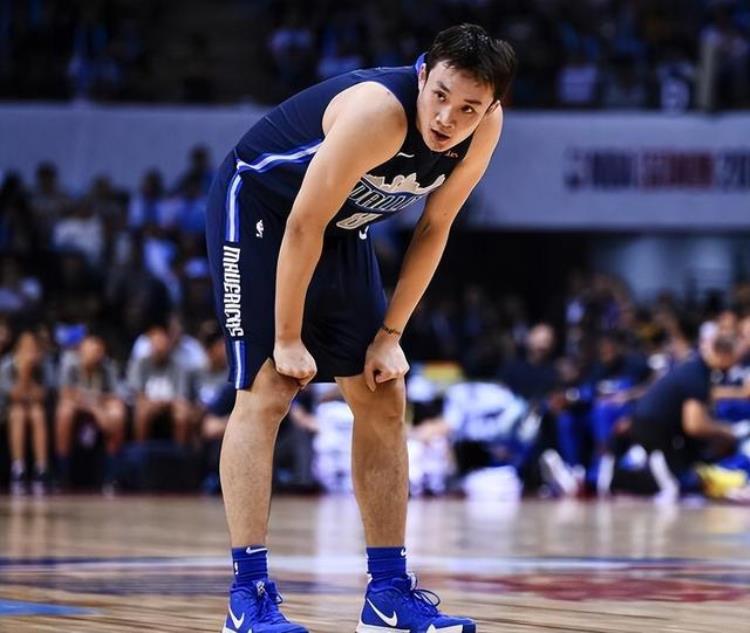 中国参加nba的球星都谁「曾凡博郭昊文2有17名中国球员代表NBA球队参加夏联都是谁」