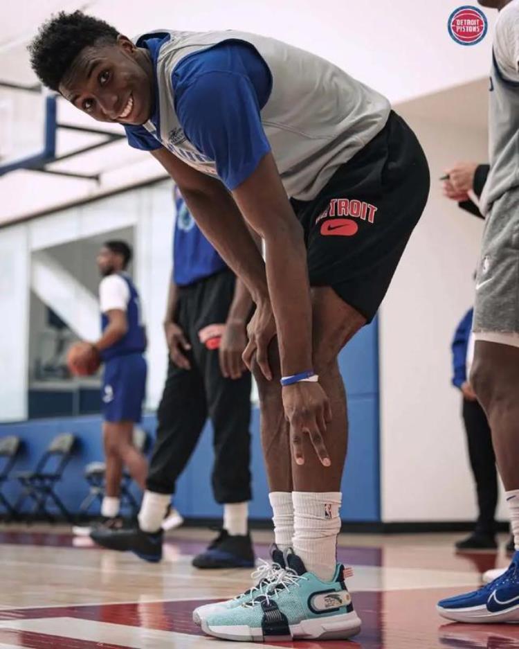 nba球星上脚的国产球鞋「新赛季NBA球员上脚最多的国产球鞋居然是这几双」