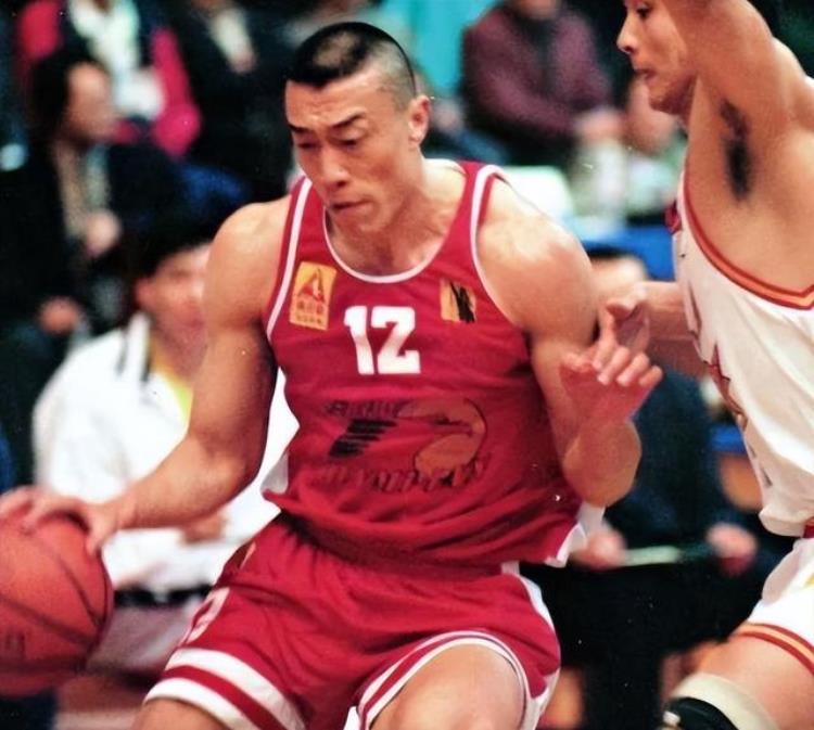 中国参加nba的球星都谁「曾凡博郭昊文2有17名中国球员代表NBA球队参加夏联都是谁」