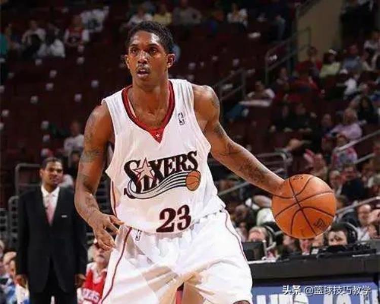 他是NBA唯一一个同时交两个女朋友的球员NBA最顶级的超级第六人