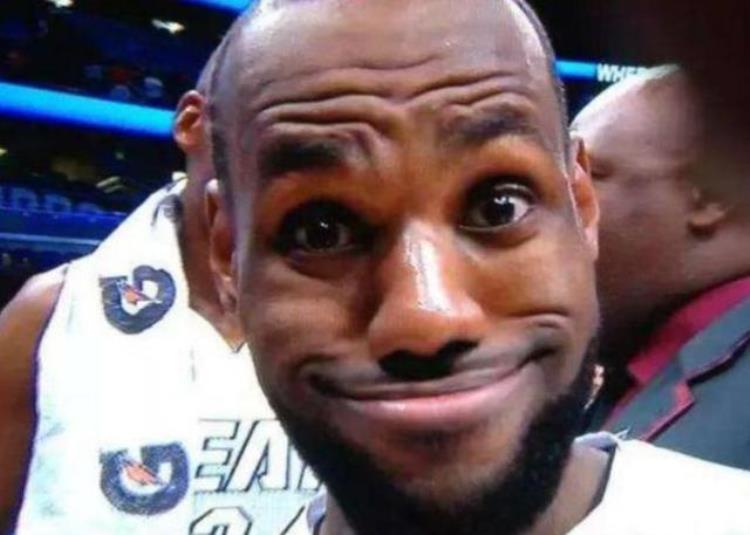 nba球员搞笑表情「7图看遍NBA球员魔性微笑詹皇库里上榜一人让你忘记烦恼」