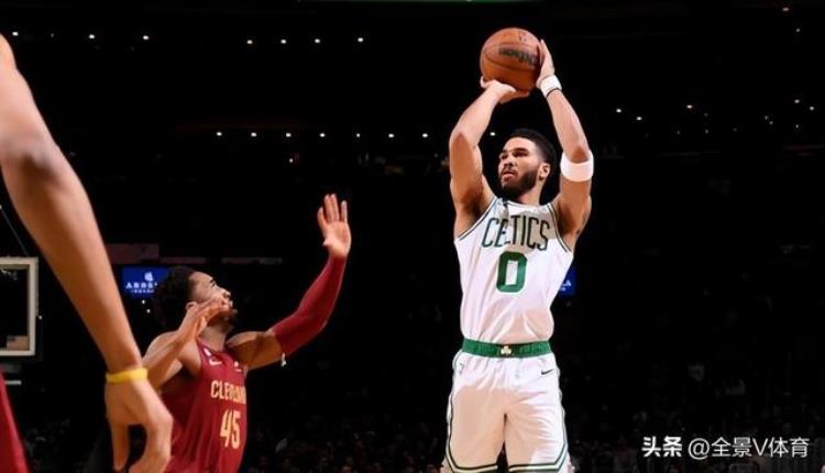 nba最新实力排行榜「NBA最新实力榜公布雄鹿坐稳第一勇士跌出前10湖人排名第18」