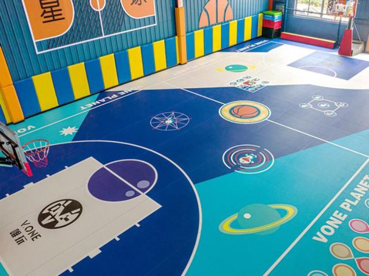 篮球场地专业地板是什么「篮球场定制地板有哪些专属特性逐个揭秘」