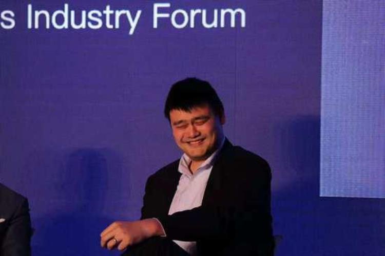 邓肯和科比老婆「退役后放飞自我邓肯紧追潮流做锡纸烫科比发福变禾斗匕匕」