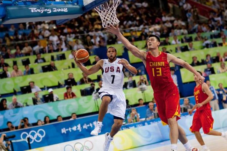 nba第一位超巨「人类第一巨人2米72NBA十大巨人姚明仅第52米31中锋世界第73」
