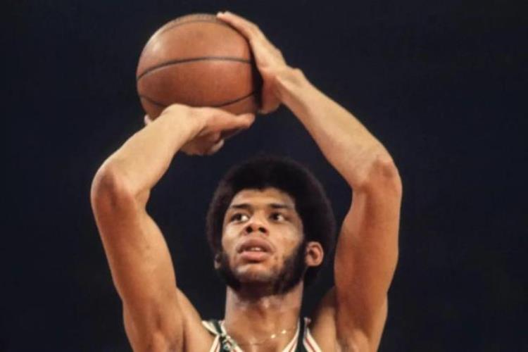 nba单场30分场次数排名「美媒列出NBA单场20分场次最多的20名球员詹姆斯又一个历史第一」