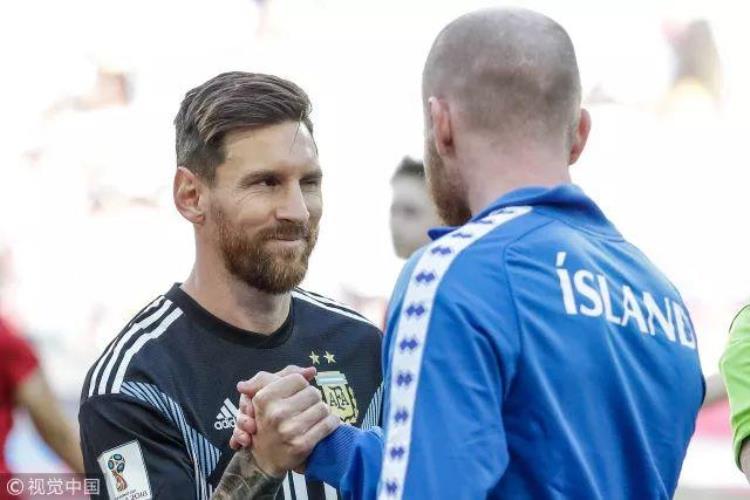 冰岛业余球队「别被骗了冰岛队都是业余的你才是业余的」